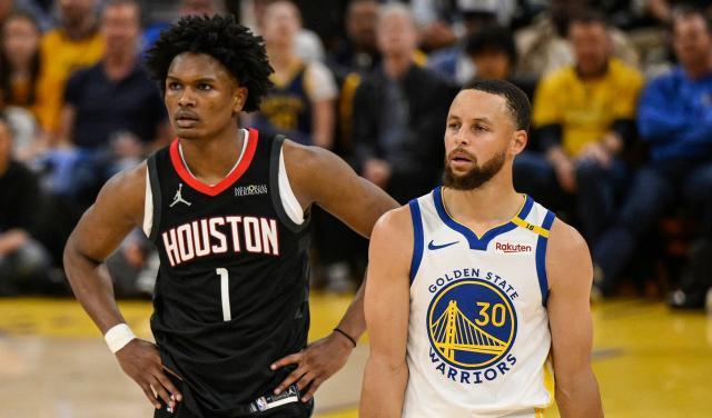 37岁库里的英雄之夜!火箭包夹+手臂挂彩拦不住他